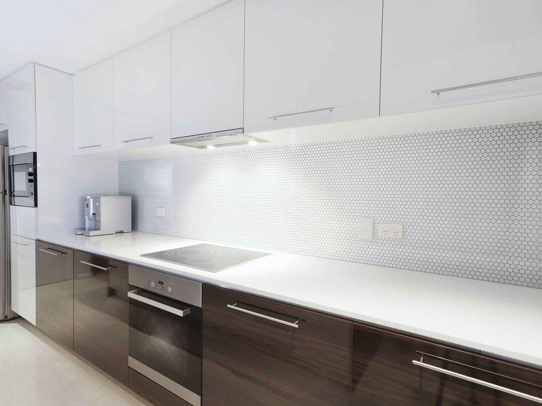 Traditions White Glossy  3/4 | Aromaz Home