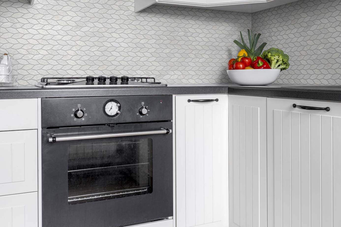 Elongated Hexagon White  | Aromaz Home